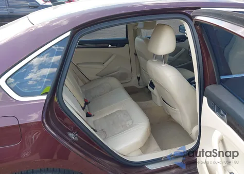 2014 Volkswagen Passat 1.8T Sel Premium z USA, uszkodzony, nr VIN 1VWCS7A36EC032673